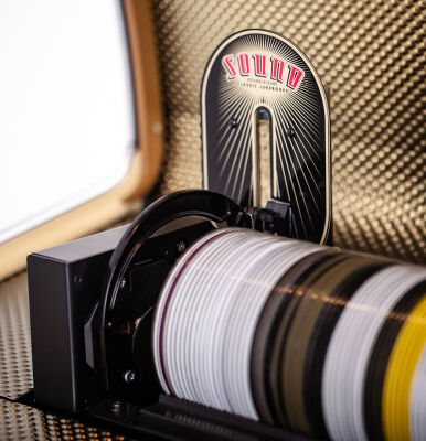 Rocket CD Jukebox "Medium Oak"