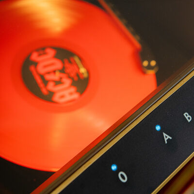 VLP-20 Vinyl Console "Blonde"