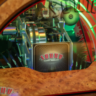 SL45 Vinyl Jukebox "Brown Sapele"