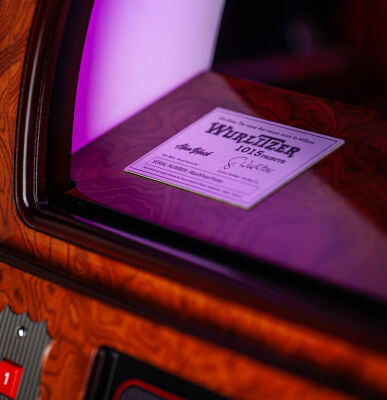 Wurlitzer 1015 "Tribute" 45 RPM Vinyl Jukebox